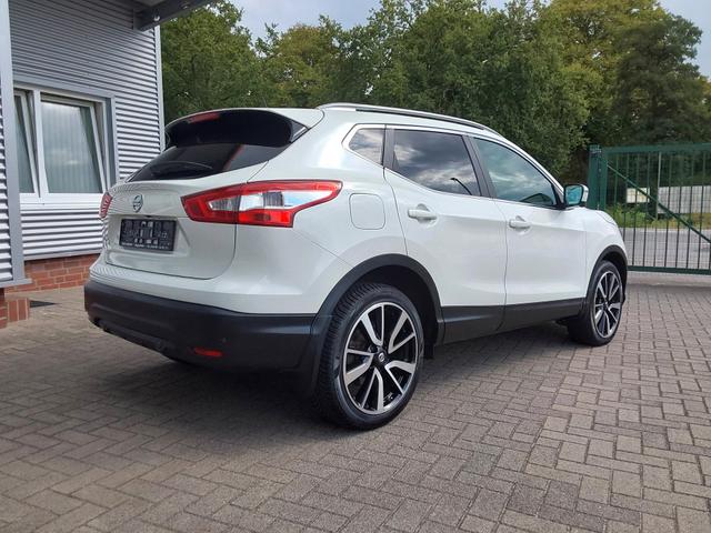 Nissan Qashqai 1.6 dCi Tekna AHK/SHZ/LED/PDC/KAM/NAV 