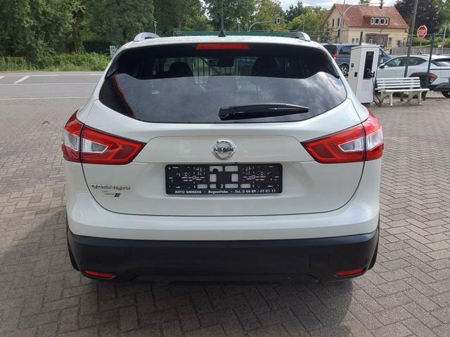 Nissan Qashqai 1.6 dCi Tekna AHK/SHZ/LED/PDC/KAM/NAV 