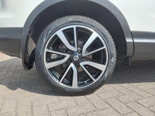 Nissan Qashqai 1.6 dCi Tekna AHK/SHZ/LED/PDC/KAM/NAV 