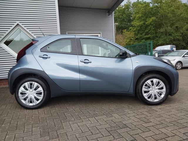 Toyota Aygo X Business Edition ACC/APP/KAM/SHZ 