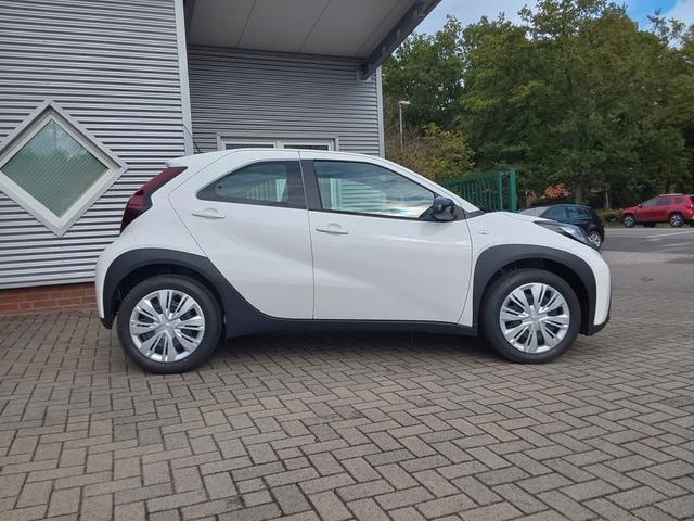 Toyota Aygo X Business Edition ACC/APP/KAM/SHZ 