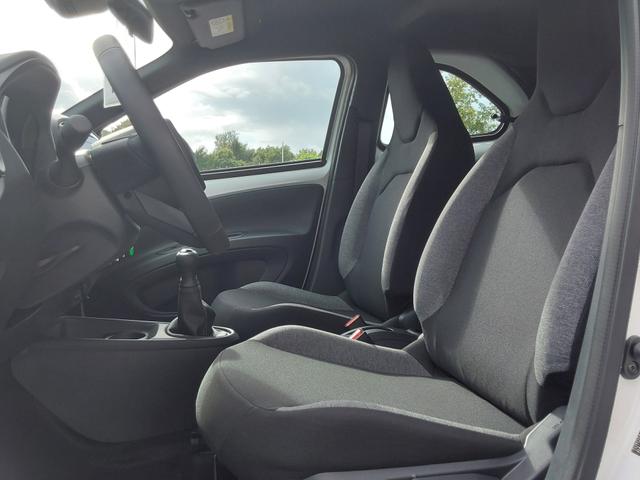 Toyota Aygo X Business Edition ACC/APP/KAM/SHZ 