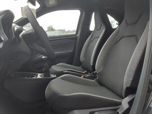 Toyota Aygo X Business Edition ACC/APP/KAM/SHZ 