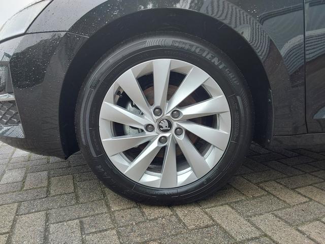 Skoda Octavia Combi 1.5 eTSI DSG Selection ACC/SHZ/LED/PDC/KAM 