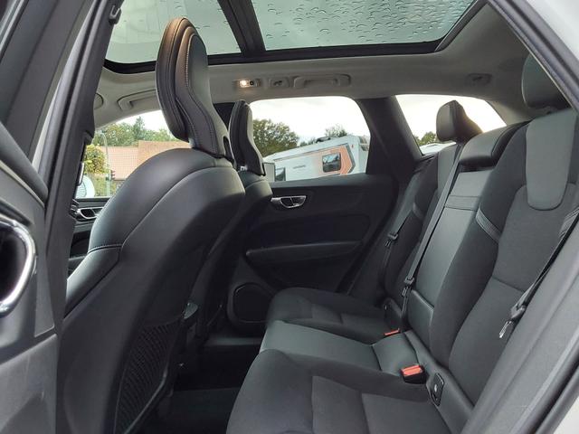 Volvo XC60 B4 D AWD Momentum Pro ACC/SHZ/APP/KAM/NAV 