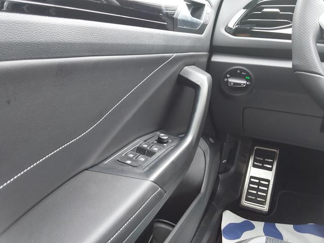 Volkswagen T-Roc 1.5 TSI DSG R-Line Black Style ACC/SHZ/PDC/KAM/PANO 