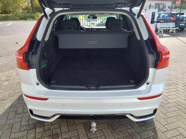 Volvo XC60 B4 D AWD Plus Dark AHK/ACC/LED/SHZ/PDC/NAV/KAM 