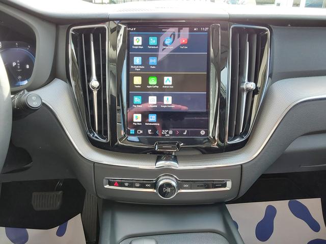 Volvo XC60 B4 D AWD Plus Dark AHK/ACC/LED/SHZ/PDC/NAV/KAM 