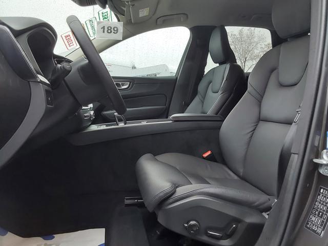 Volvo XC60 B4 D AWD Plus Dark AHK/ACC/LED/SHZ/PDC/NAV/KAM 