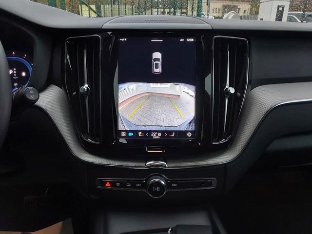 Volvo XC60 B4 D AWD Plus Dark AHK/ACC/LED/SHZ/PDC/NAV/KAM 