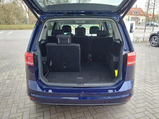 Volkswagen Touran 1.5 TSI DSG Comfortline ACC/SHZ/LED/PDC/KAM/NAV 