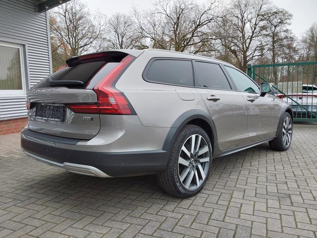 Volvo V90 Cross Country B5 D Pro AWD AHK/ACC/SHZ/PDC/KAM/PANO 