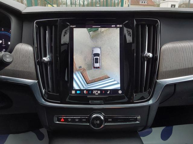 Volvo V90 Cross Country B5 D Pro AWD AHK/ACC/SHZ/PDC/KAM/PANO 