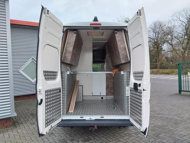 Peugeot Boxer 3.0 HDi Camper Ausbau AHK/SOLAR/MARKISE 