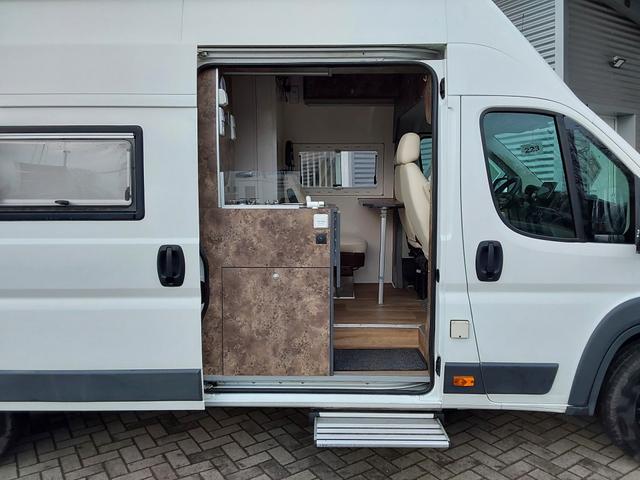 Peugeot Boxer 3.0 HDi Camper Ausbau AHK/SOLAR/MARKISE 