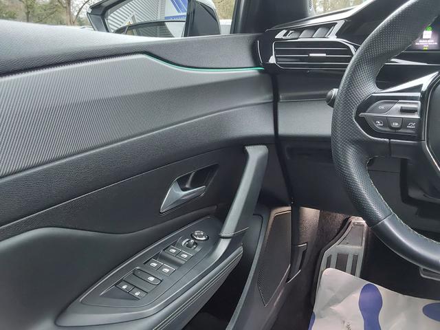 Peugeot 308 1.2 PureTech 130 GT ACC/LED/SHZ/PDC/KAM/NAV 