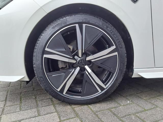 Peugeot 308 1.2 PureTech 130 GT ACC/LED/SHZ/PDC/KAM/NAV 