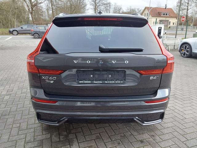 Volvo XC60 B4 D AWD Ultimate Dark AHK/ACC/LED/SHZ/PANO 