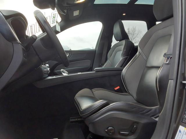 Volvo XC60 B4 D AWD Ultimate Dark AHK/ACC/LED/SHZ/PANO 