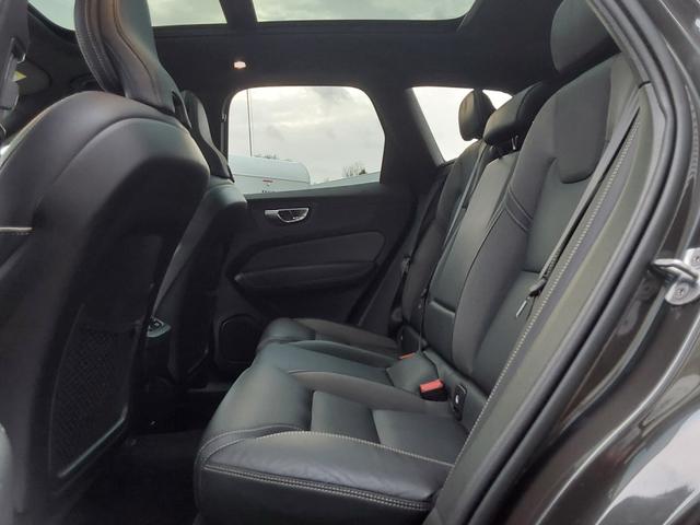 Volvo XC60 B4 D AWD Ultimate Dark AHK/ACC/LED/SHZ/PANO 