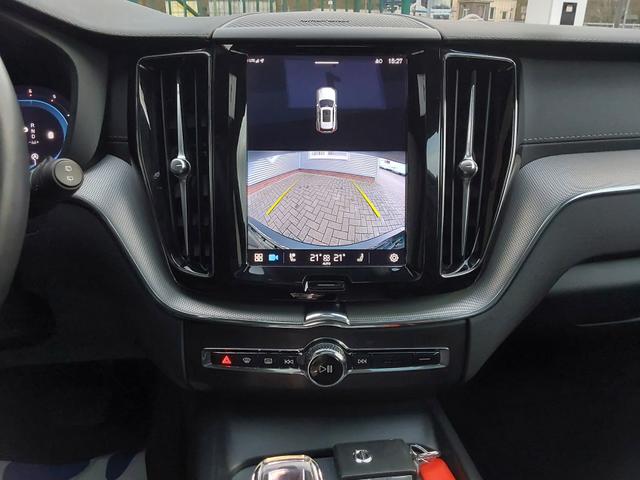 Volvo XC60 B4 D AWD Ultimate Dark AHK/ACC/LED/SHZ/PANO 