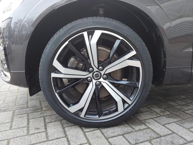 Volvo XC60 B4 D AWD Ultimate Dark AHK/ACC/LED/SHZ/PANO 