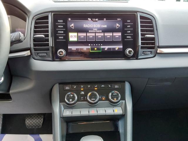 Skoda Karoq 1.5 TSI DSG Selection AHK/ACC/SHZ/LED/PDC 