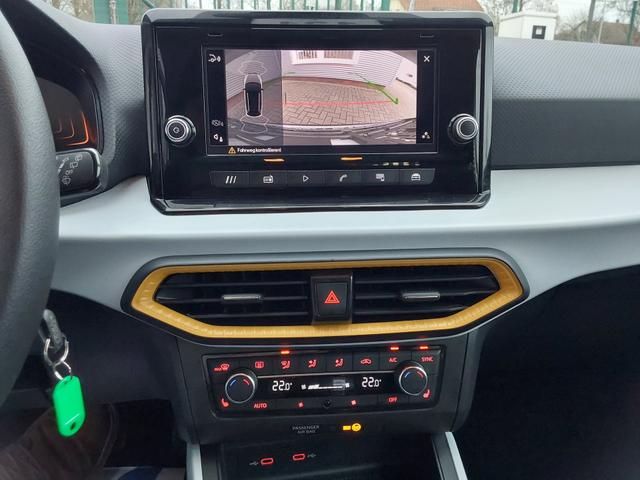 SEAT Arona 1.0 TSI DSG Style APP/SHZ/LED/PDC/KAM 