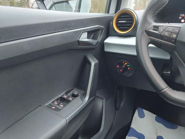 SEAT Arona 1.0 TSI DSG Style APP/SHZ/LED/PDC/KAM 