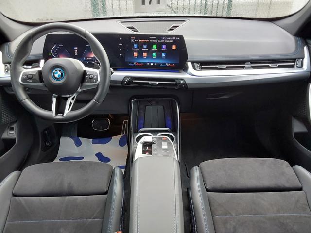 BMW X1 xDrive25e M Sport AHK/ACC/SHZ/LED/PANO/PDC/KAM 
