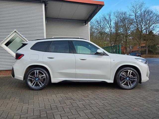 BMW X1 xDrive25e M Sport AHK/ACC/SHZ/LED/PANO/PDC/KAM 