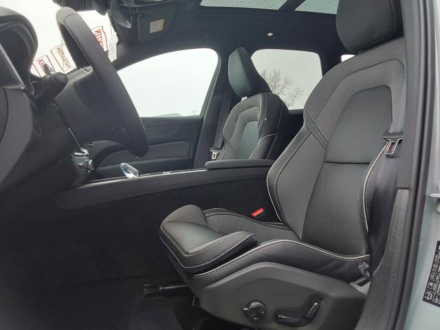 Volvo XC60 T8 AWD Ultra Black Edition ACC/SHZ/KAM/H&K/PANO/LFW 