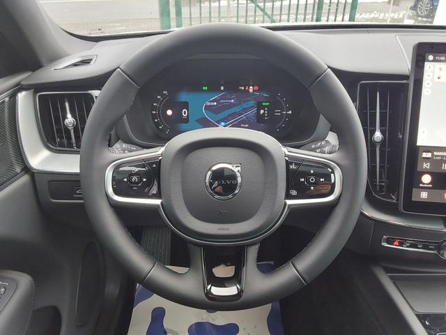 Volvo XC60 T8 AWD Ultra Black Edition ACC/SHZ/KAM/H&K/PANO/LFW 