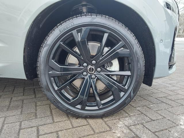 Volvo XC60 T8 AWD Ultra Black Edition ACC/SHZ/KAM/H&K/PANO/LFW 