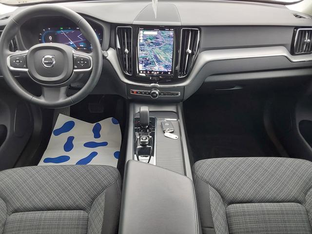Volvo XC60 B4 D AWD AHK/ACC/SHZ/LED/PDC/KAM/NAV 