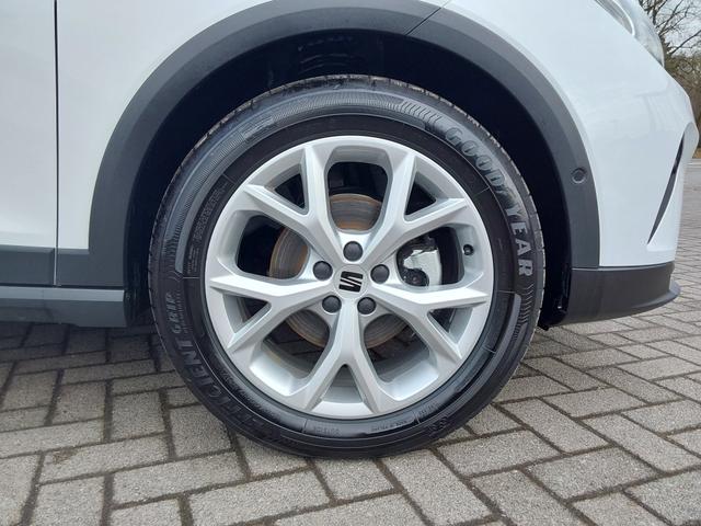 SEAT Arona 1.0 TSI DSG FR ACC/LED/PDC/KAM 