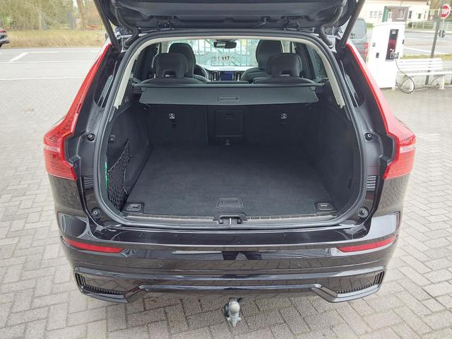 Volvo XC60 B4 D 2WD Plus Dark AHK/ACC/LED/SHZ/PDC/KAM/PANO 