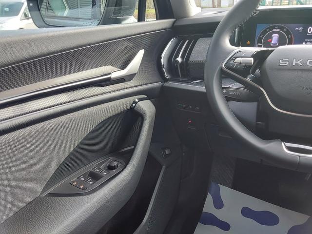 Skoda Kodiaq 1.5 TSI mHEV DSG Selection 7-Sitzer ACC/LED/PDC/SHZ/KAM/NAV 