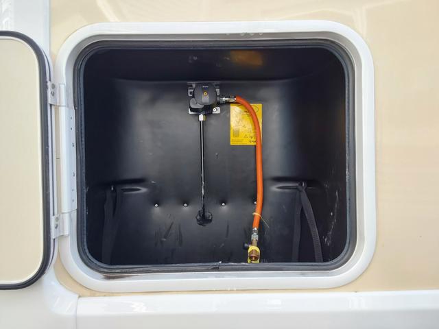 Ahorn Canada AD AHK/DACHKLIMA/LUFTFAHRWERK/SOLAR 