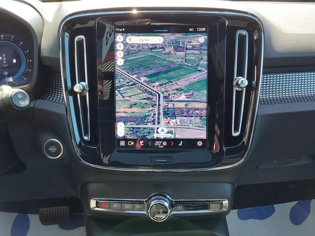 Volvo XC40 B4 B Ultra Black Edition AHK/ACC/LED/PDC/KAM/SHZ/PANO 