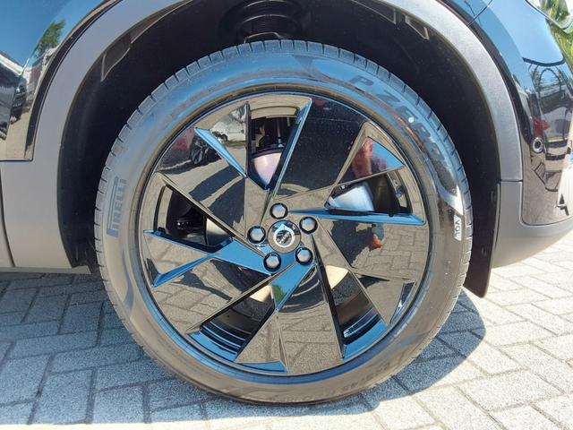 Volvo XC40 B4 B Ultra Black Edition AHK/ACC/LED/PDC/KAM/SHZ/PANO 