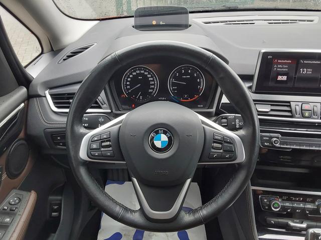 BMW 2er Gran Tourer 220i Luxury Line AHK/SHZ/LED/PDC/KAM/NAV 