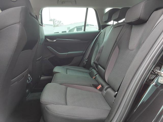 Skoda Octavia Combi 2.0 TDI DSG Selection AHK/ACC/APP/LED/PDC/SHZ/KAM 