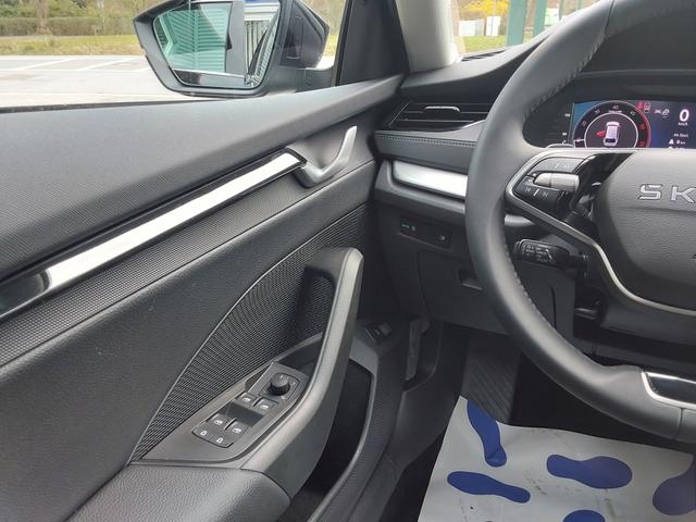 Skoda Octavia Combi 2.0 TDI DSG Selection AHK/ACC/APP/LED/PDC/SHZ/KAM 