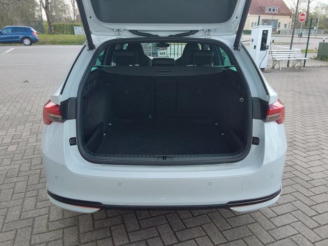 Skoda Octavia Combi 1.5 TSI DSG mHEV Sportline ACC/SHZ/LED/PDC/KAM/NAV 