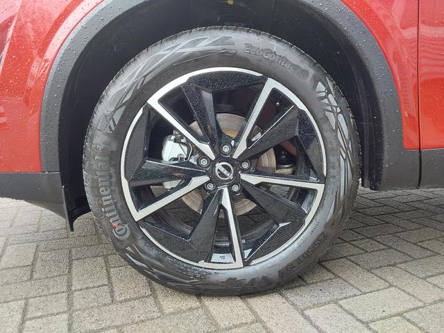 Nissan Qashqai 1.3 DIG-T MH Tekna ACC/SHZ/LED/NAV/PDC/KAM/PANO 