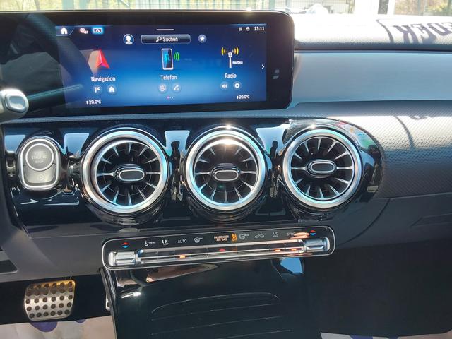 Mercedes-Benz CLA Shooting Brake 200d Special Edition AHK/ACC/SHZ/LED/PDC/KAM/NAV 