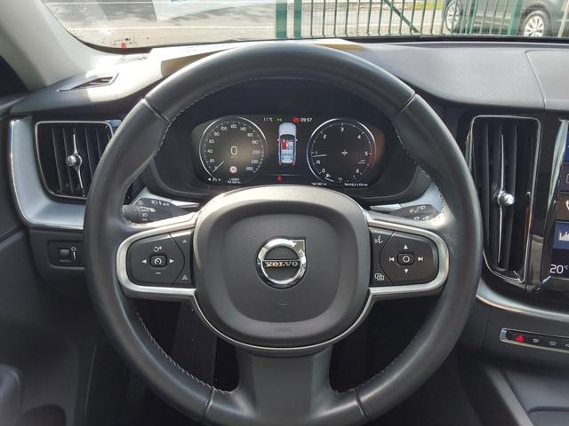 Volvo XC60 D4 2WD Momentum Pro APP/SHZ/LED/PDC/KAM/NAV 