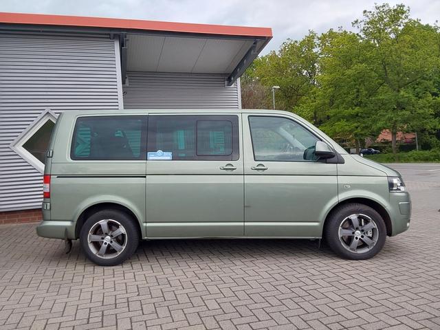 Volkswagen T5 Transporter 2.0 BiTDI Bus Caravelle Comfortline AHK/GJR/LEDER 