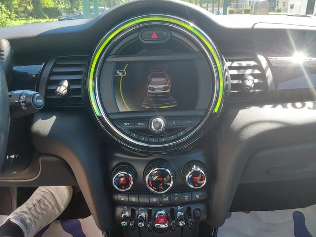 Mini Cooper 1.5 Metropolitan SHZ/LED/PDC/NAV/PANO 